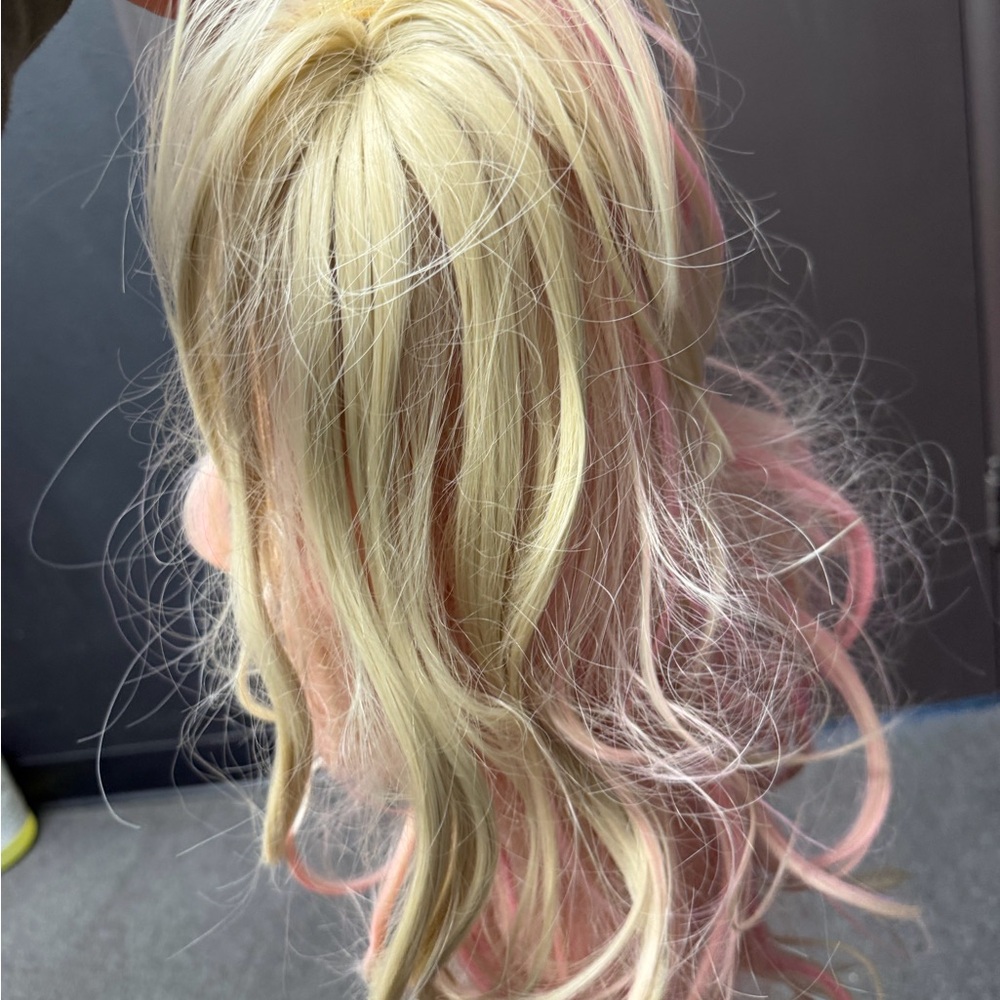 Fever Sienna Wig Adult Blonde Candy - Picture 5 of 7